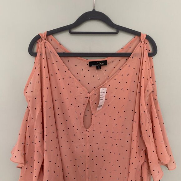 NEW Suzanne Betro polka dot short sleeve cold shoulder lightweight pullover top‎ - Picture 5 of 10
